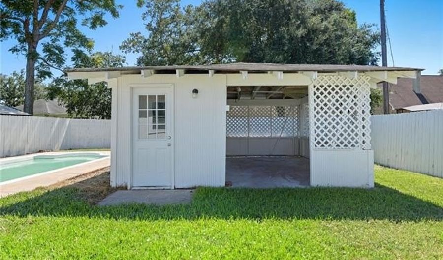 125 MELVYN Dr, Belle Chasse, LA 70037 - 4 Beds, 2 Bath