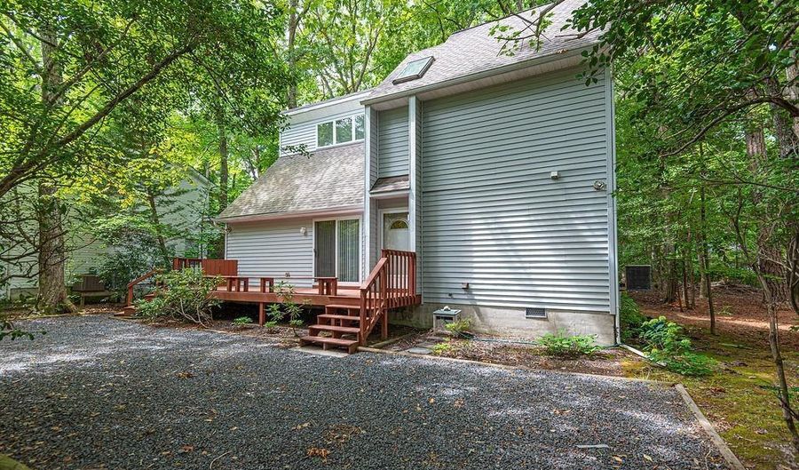 6 BRIARCREST Dr, Ocean Pines, MD 21811 - 2 Beds, 2 Bath