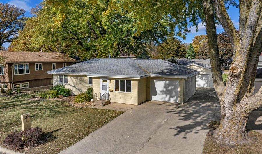 313 Glenn Rd, Albert Lea, MN 56007 - 3 Beds, 2 Bath