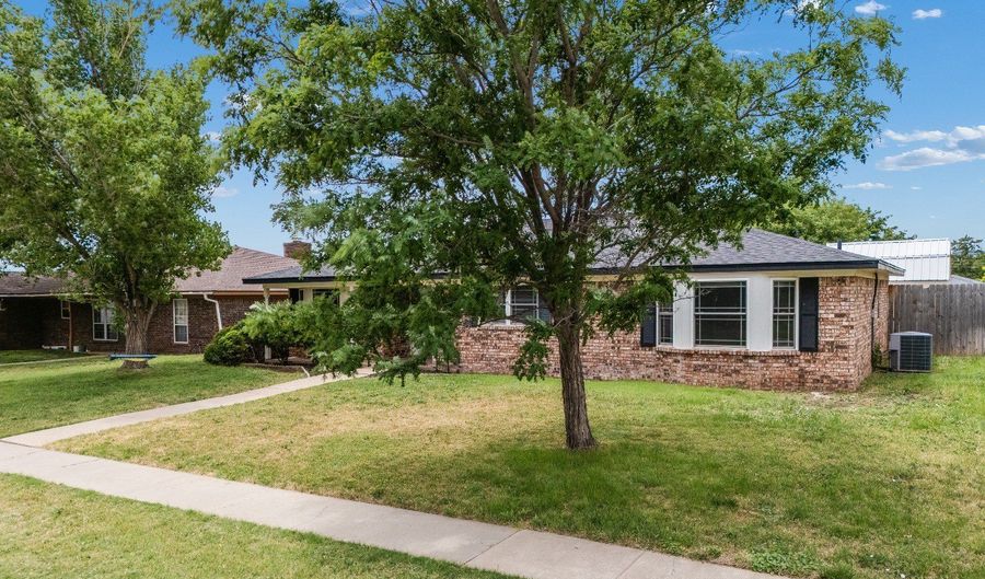 6308 Dartmouth St, Amarillo, TX 79109 - 3 Beds, 2 Bath