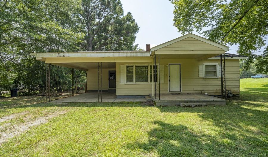 114 S PARKWAY Ave, Bethel Springs, TN 38315 - 3 Beds, 1 Bath