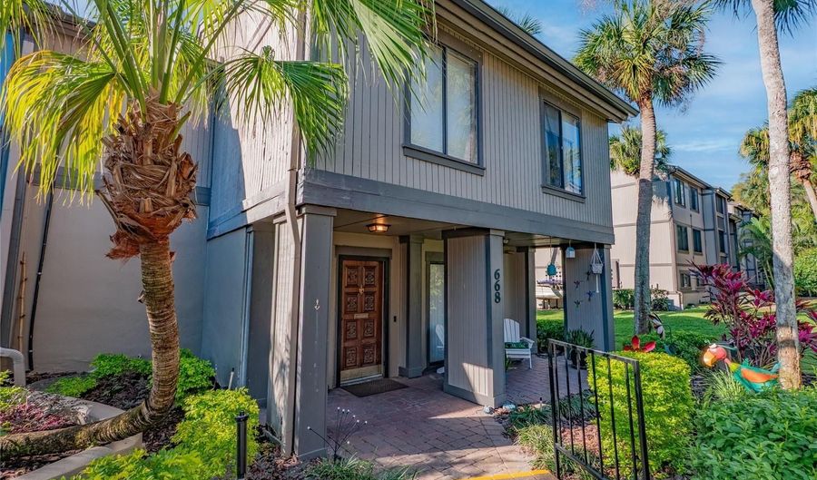 668 LAKE VILLAS Dr 668, Altamonte Springs, FL 32701 - 3 Beds, 3 Bath