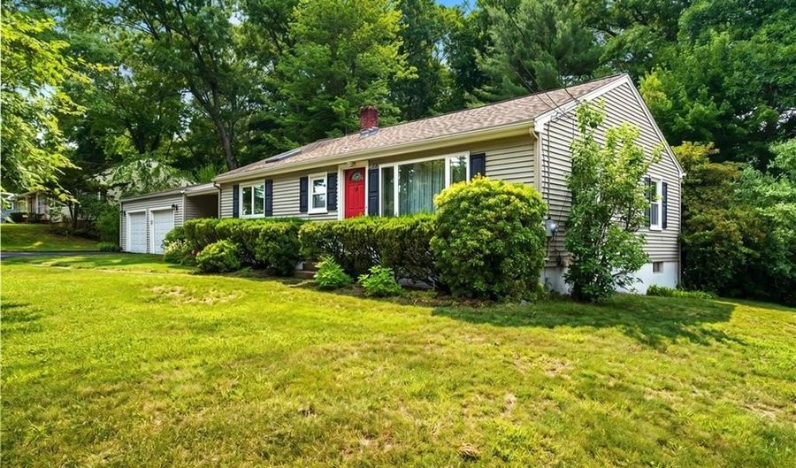23 Alton Ave, Cumberland, RI 02864 - 3 Beds, 1 Bath