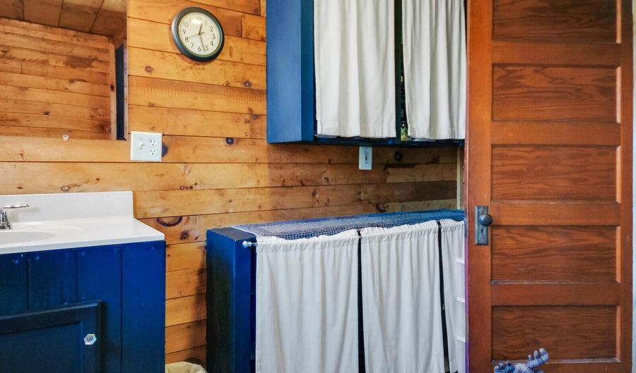 333 Smithfield Rd, Belgrade, ME 04917 - 2 Beds, 1 Bath