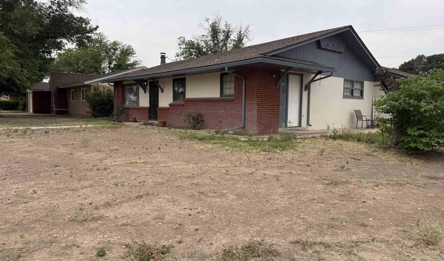 1502 S 21st St, Artesia, NM 88210 - 3 Beds, 2 Bath