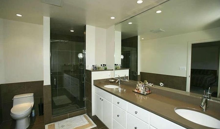 7913 CHARLESTON Ct, Bethesda, MD 20817 - 4 Beds, 4 Bath