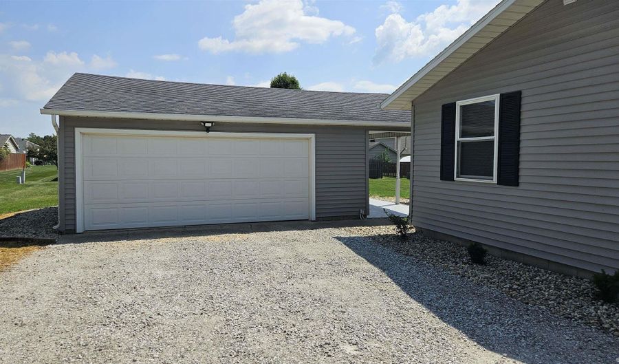 2110 N Indiana Ave, Auburn, IN 46706 - 3 Beds, 2 Bath