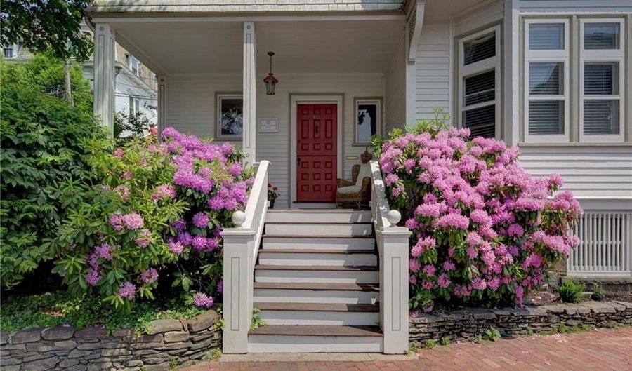 60 Division St, Newport, RI 02840 - 4 Beds, 4 Bath
