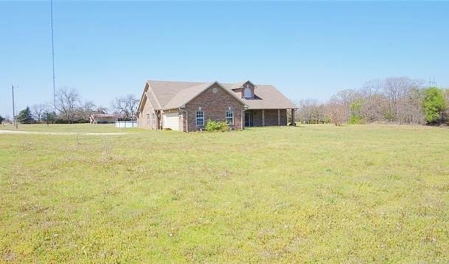 68 Country Hl, Ardmore, OK 73401 - 5 Beds, 3 Bath