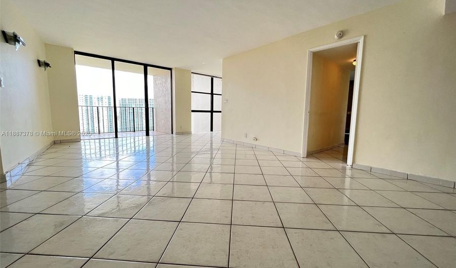18181 NE 31 Ct 2705, Aventura, FL 33160 - 2 Beds, 2 Bath
