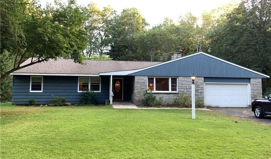 35 Sylvan St, Avon, CT 06001 - 3 Beds, 2 Bath