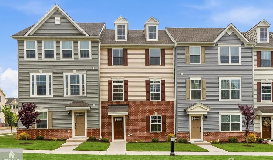 19 Kiln Dr 219, Aberdeen, NJ 07721 - 3 Beds, 3 Bath