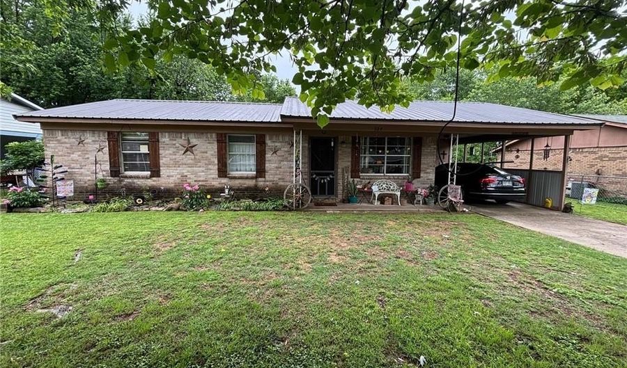 924 Chitwood St, Alma, AR 72921 - 3 Beds, 1 Bath