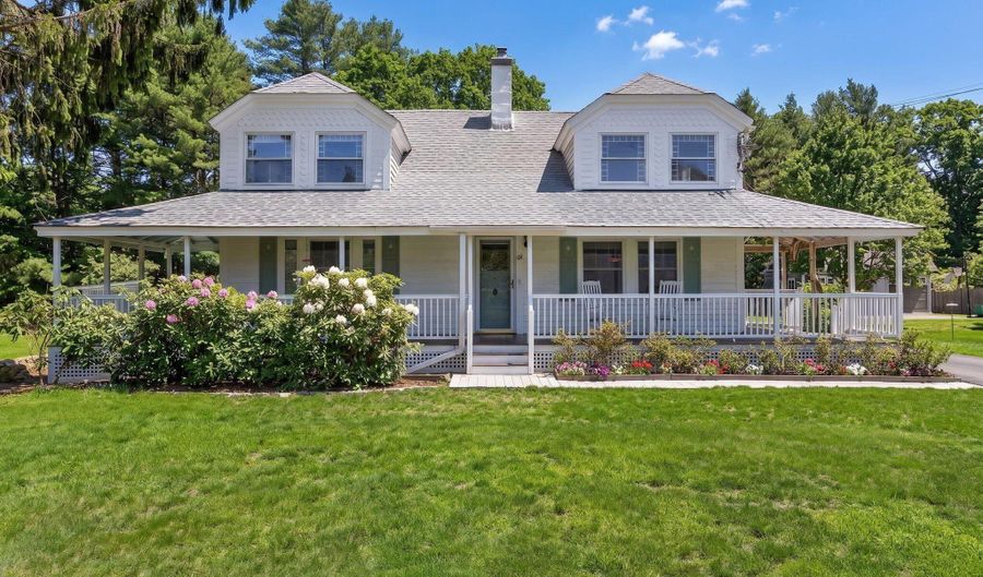 69 County Rd, Bourne, MA 02532 - 3 Beds, 3 Bath
