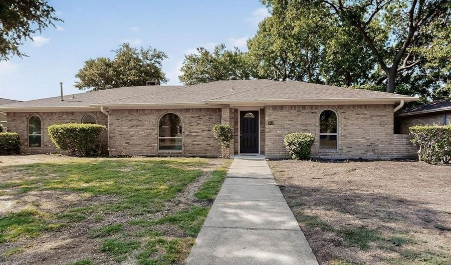 812 Lake Highlands Dr, Allen, TX 75002 - 4 Beds, 2 Bath