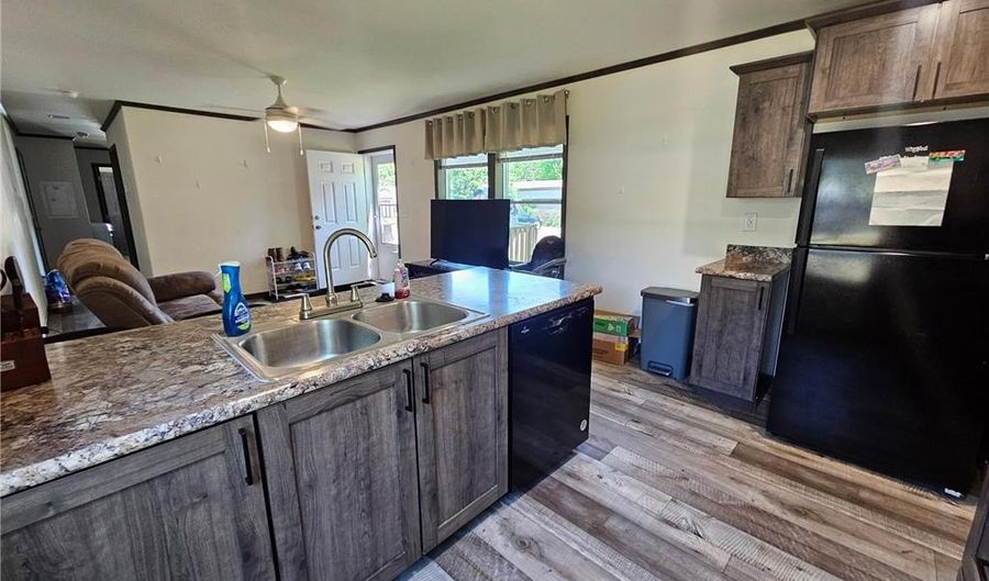 517 Begonia Ln, Altoona, WI 54720 - 3 Beds, 2 Bath