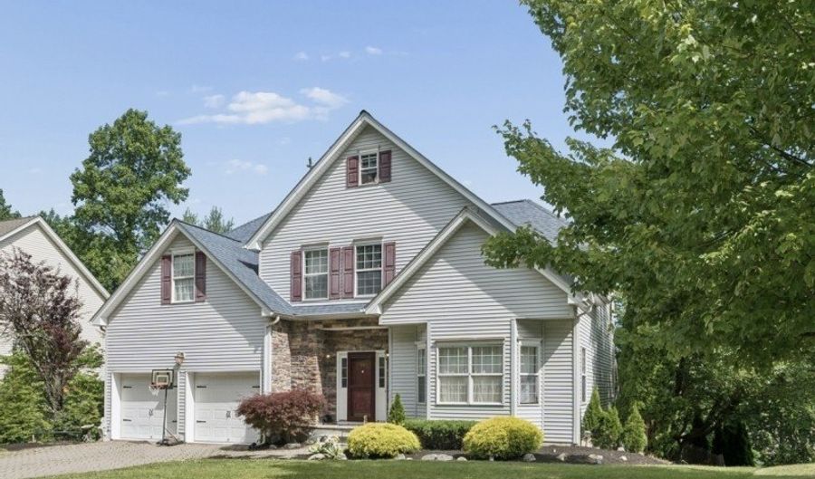 16 Bowers Dr, Allamuchy Twp., NJ 07840 - 4 Beds, 3 Bath