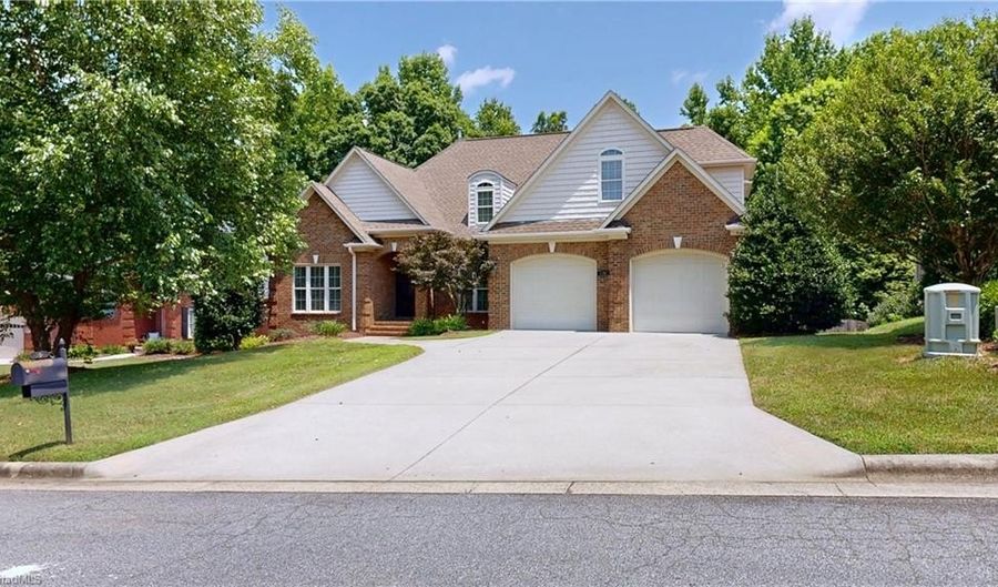 1206 Byron Ln, Archdale, NC 27263 - 5 Beds, 4 Bath