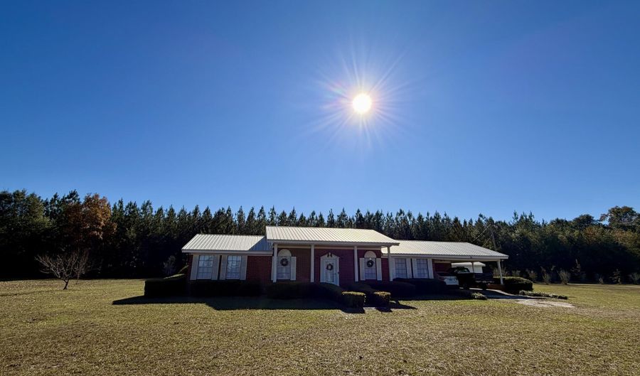 5459 Highway 2, Bascom, FL 32423 - 3 Beds, 2 Bath