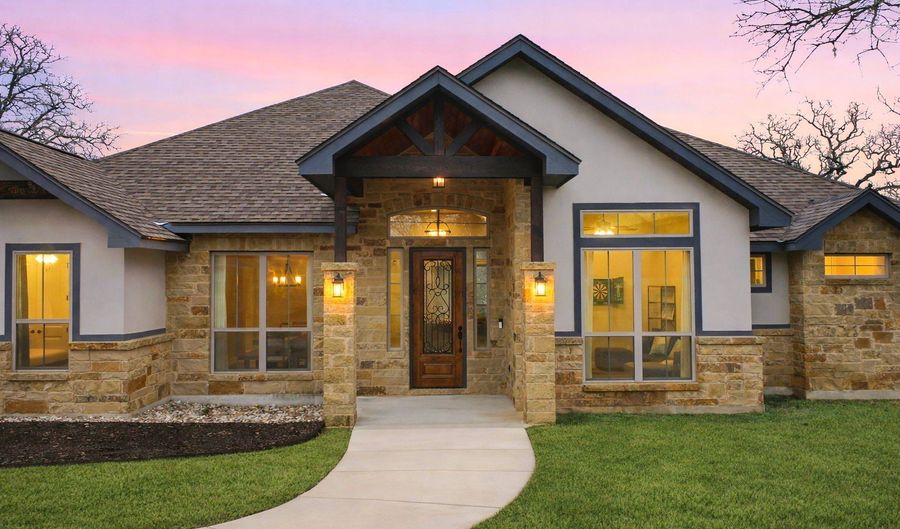 117 Crescent Rdg, Adkins, TX 78101 - 4 Beds, 3 Bath