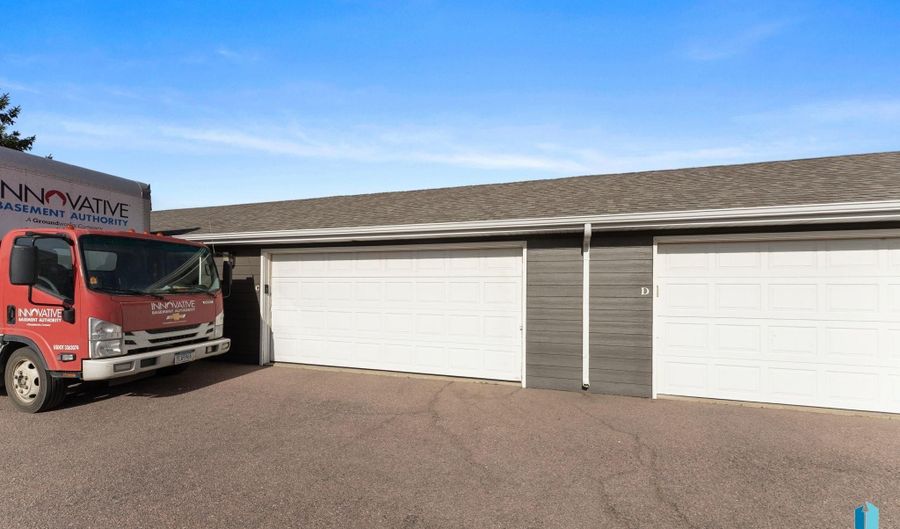 1812 S Mulberry Ave C, Brandon, SD 57005 - 3 Beds, 3 Bath