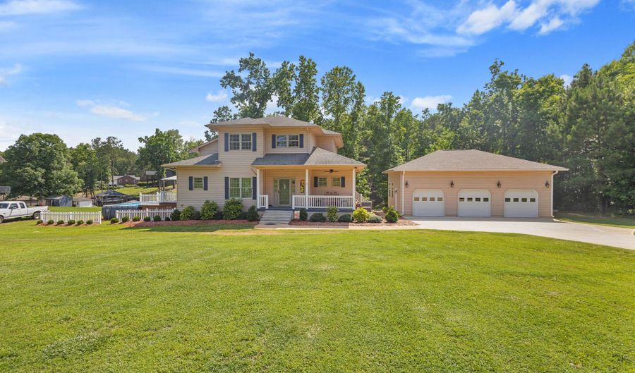 49412 River Run Rd, Albemarle, NC 28001 - 2 Beds, 3 Bath