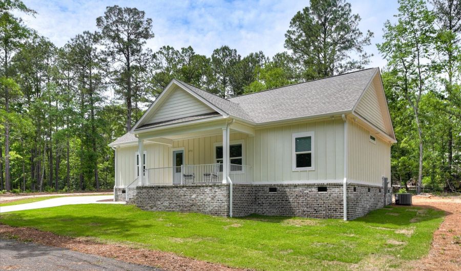 272 Old Barnwell Rd, Aiken, SC 29803 - 3 Beds, 2 Bath