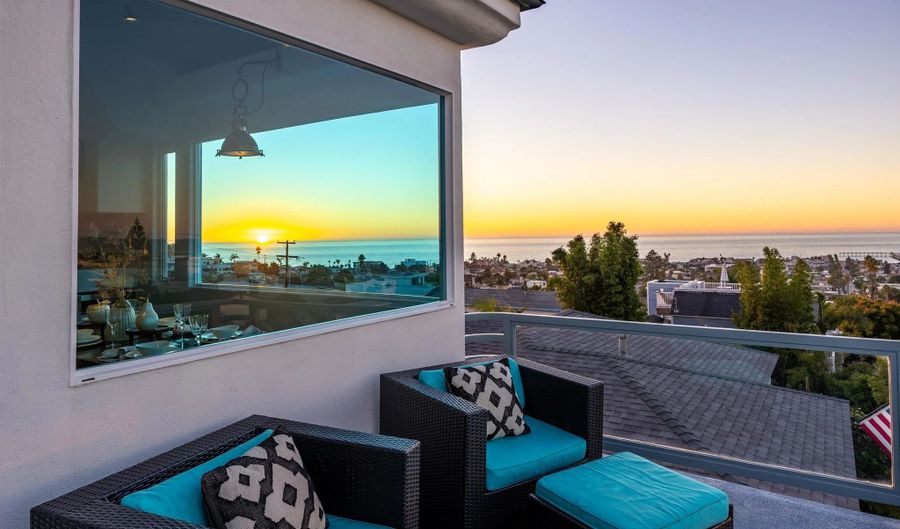 4527 Narragansett Ave, San Diego, CA 92107 - 5 Beds, 5 Bath