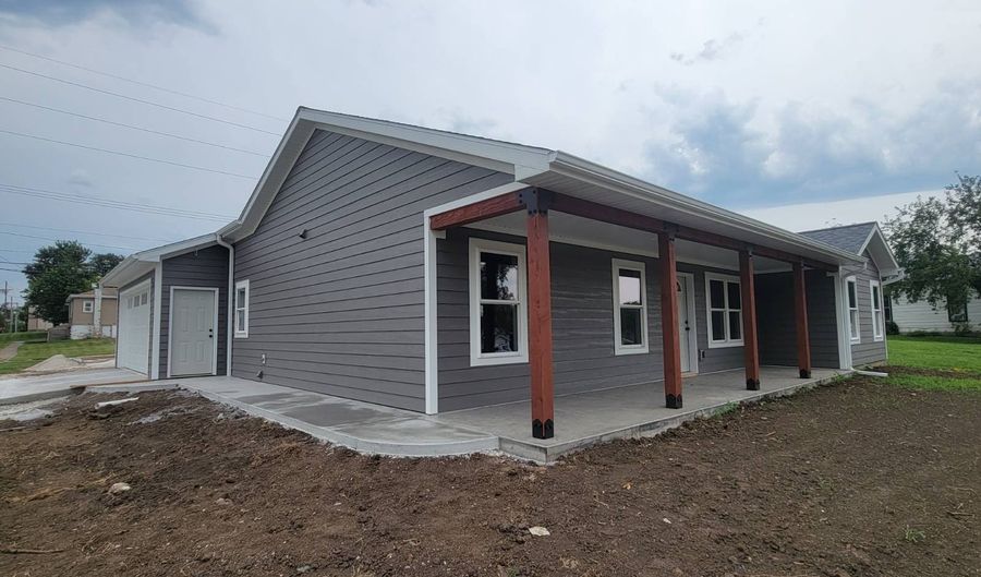 1801 P St, Auburn, NE 68305 - 3 Beds, 2 Bath