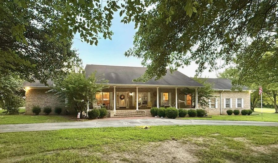 920 Wolf Creek Rd, Albertville, AL 35951 - 4 Beds, 4 Bath