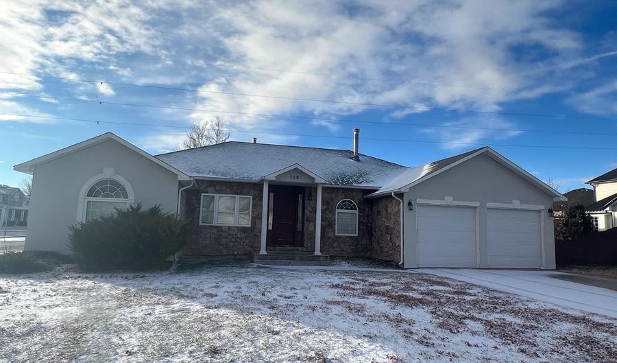 739 W DALE Blvd, Cheyenne, WY 82009 - 6 Beds, 3 Bath