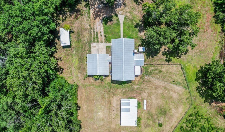 116 CR-106, Abbeville, MS 38601 - 4 Beds, 2 Bath
