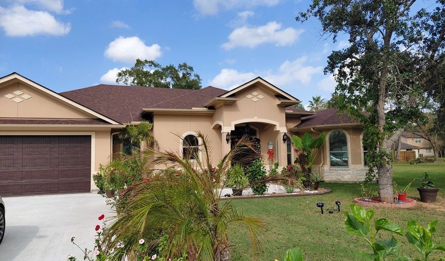 309 HICKMAN Ln, Angleton, TX 77515 - 3 Beds, 2 Bath