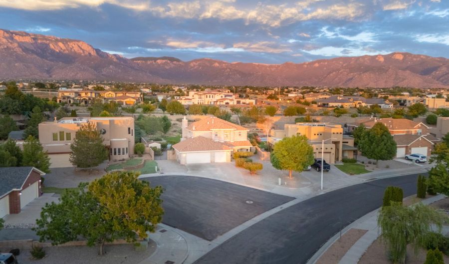 7420 ANKARA Rd NE, Albuquerque, NM 87122 - 4 Beds, 3 Bath