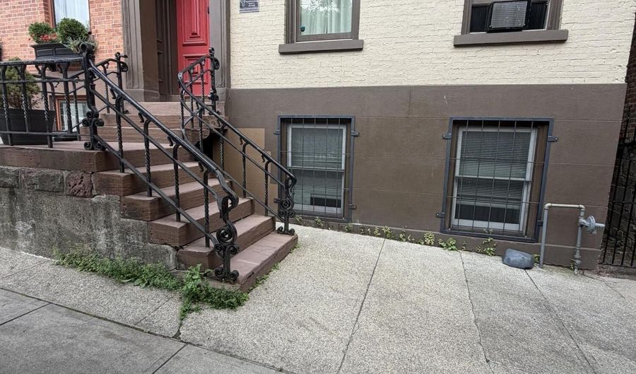15 Ten Broeck St Garden, Albany, NY 12210 - 1 Beds, 1 Bath