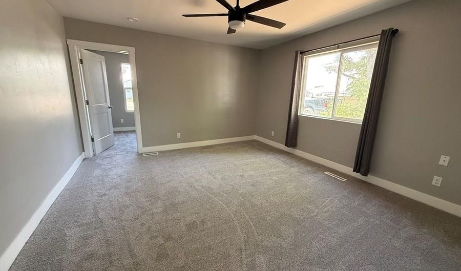 700 N Shilling Ave, Blackfoot, ID 83221 - 2 Beds, 1 Bath