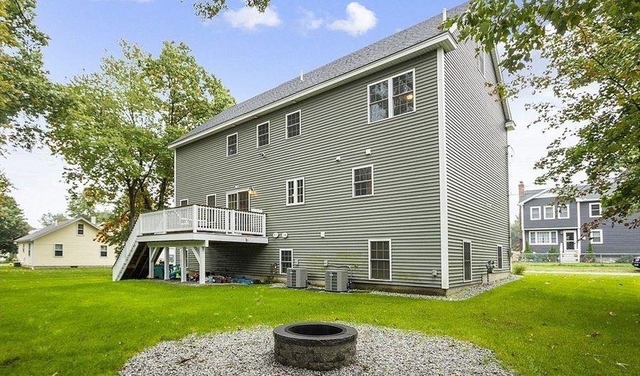 9 Woodlawn Ave, Billerica, MA 01821 - 4 Beds, 5 Bath
