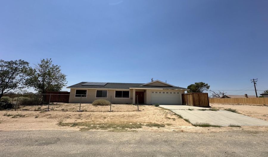 20245 Hacienda Blvd, California City, CA 93505 - 3 Beds, 2 Bath