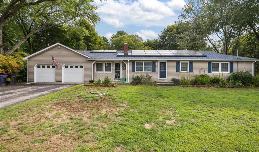 38 Greenwood Rd, North Kingstown, RI 02852 - 3 Beds, 2 Bath