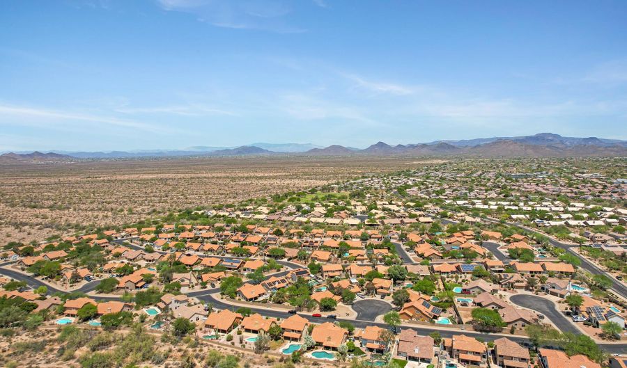 4131 E CASCALOTE Dr, Cave Creek, AZ 85331 - 3 Beds, 2 Bath