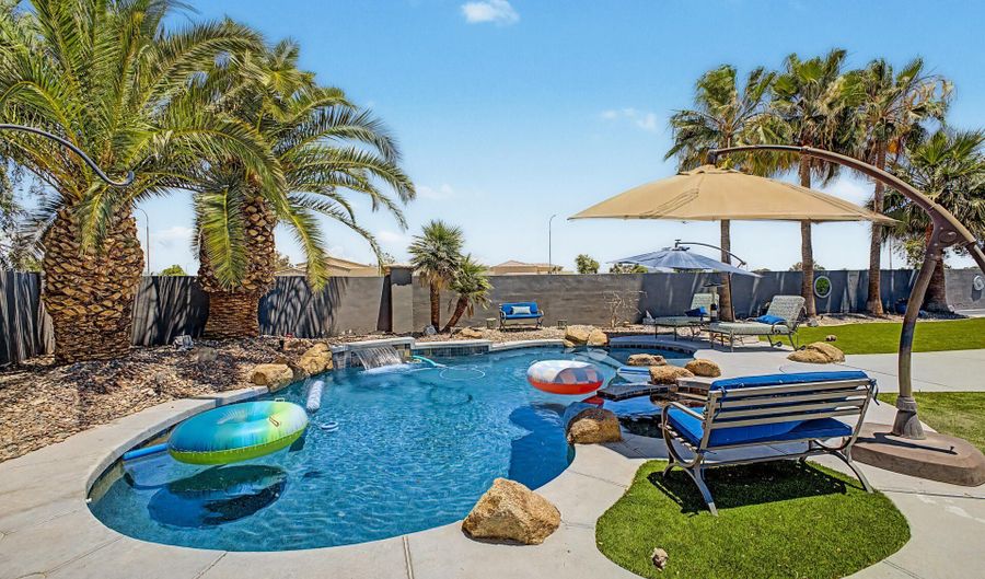 5325 S Monte Vista St, Chandler, AZ 85249 - 5 Beds, 4 Bath