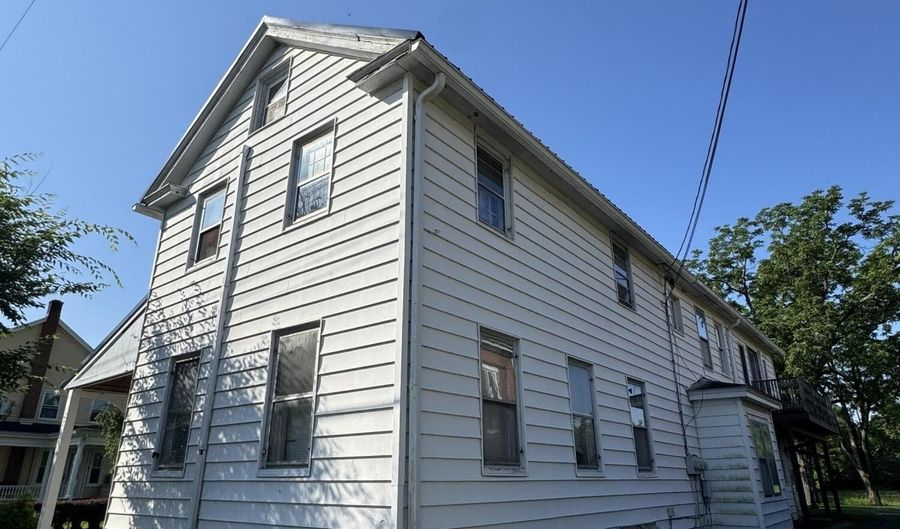416 Main St, Alexandria, PA 16611 - 5 Beds, 3 Bath