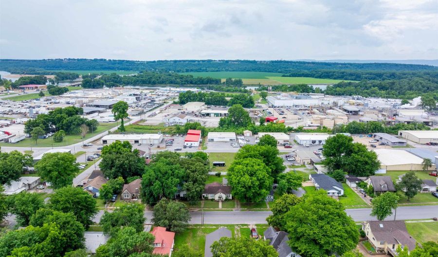 719 S Broad St, Batesville, AR 72501 - 2 Beds, 1 Bath