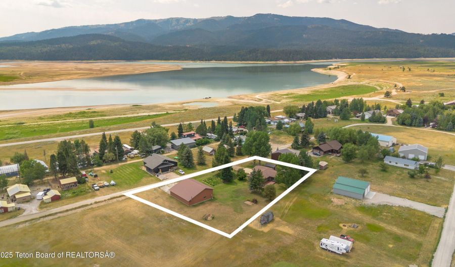 144 BLUE LAKE Cir, Alpine, WY 83128 - 3 Beds, 2 Bath