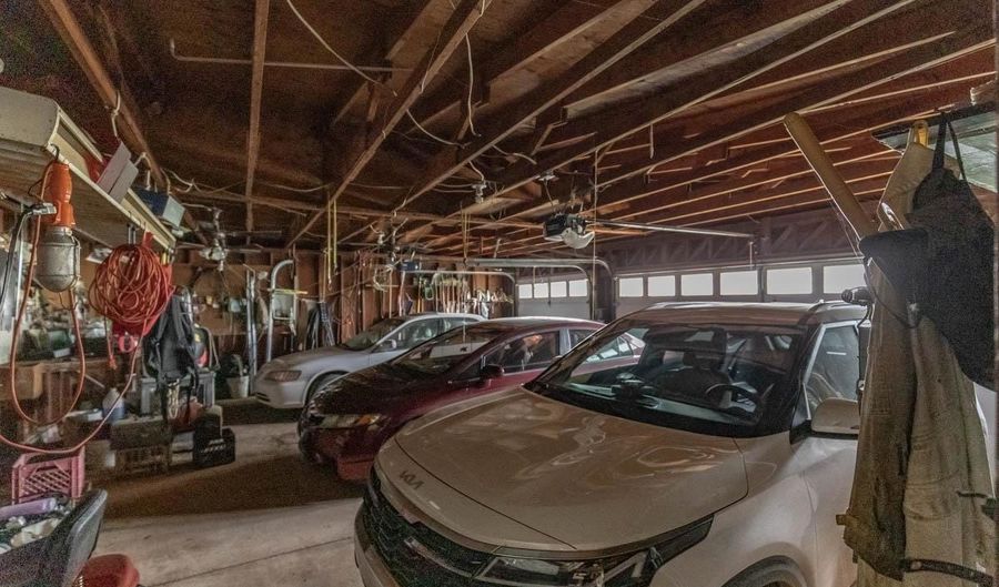 10900 284th Rd, Arkansas City, KS 67005 - 4 Beds, 2 Bath