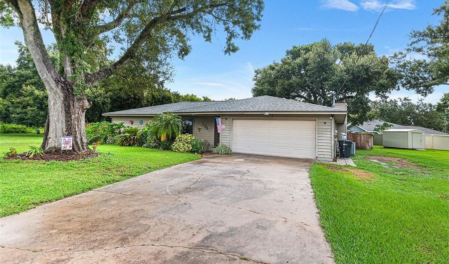 204 ESSARY St N, Auburndale, FL 33823 - 3 Beds, 2 Bath