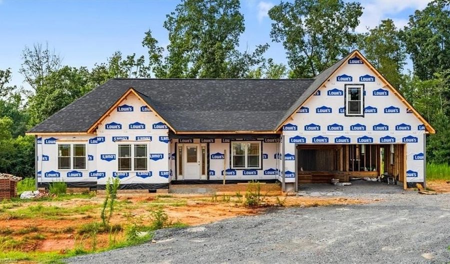 3315 Fox Glow Trl, Asheboro, NC 27205 - 4 Beds, 3 Bath