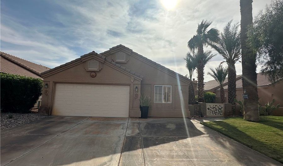1210 Country Clb, Laughlin, NV 89029 - 3 Beds, 3 Bath