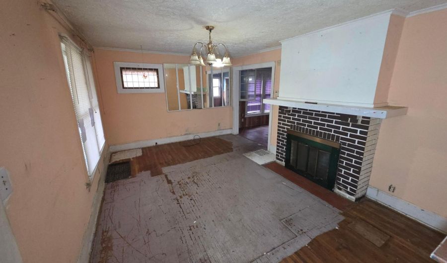 1863 Agler Rd, Columbus, OH 43224 - 3 Beds, 1 Bath