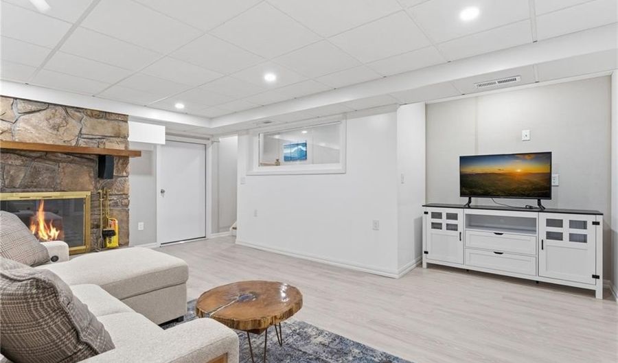 180 Clearview Rd, Charlestown, RI 02813 - 4 Beds, 5 Bath